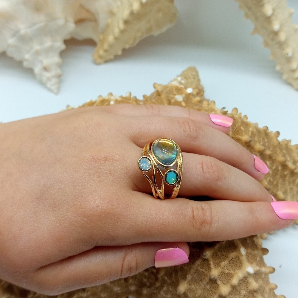 New | Gold Tone | Fancy Jeweled Ring Size 8 1/2